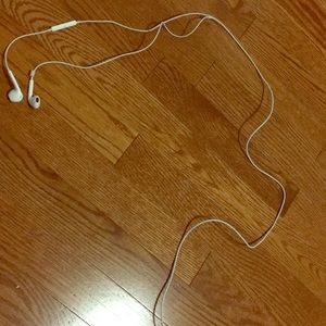 apple earbuds